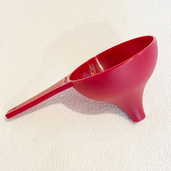 BNWOT Tupperware Large Funnel in Burgundy - Picture 1 of 5